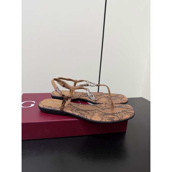 Gucci slippers