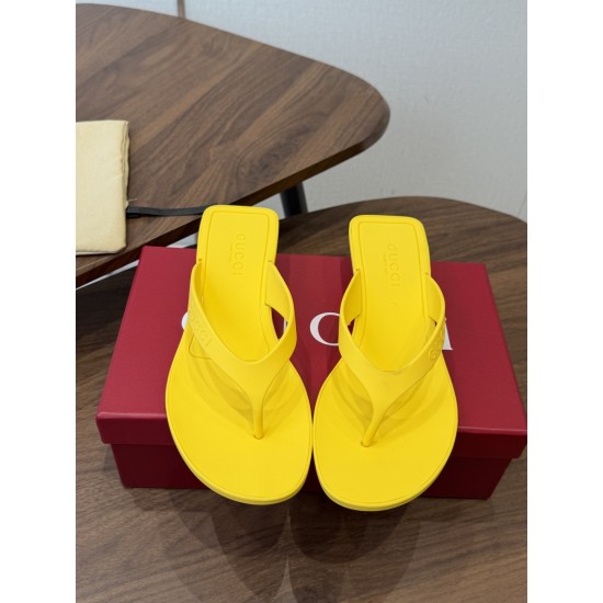 Gucci slippers