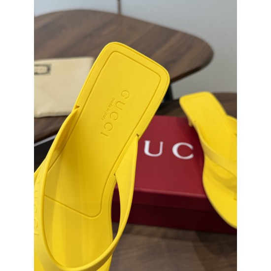 Gucci slippers