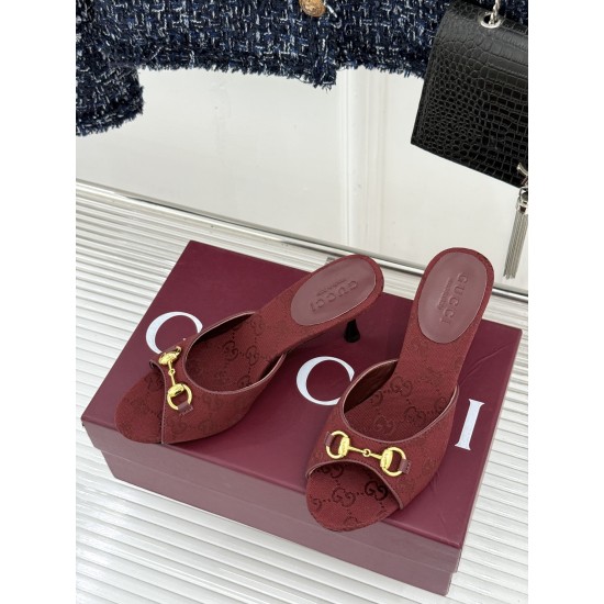 Gucci slippers