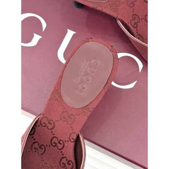 Gucci slippers