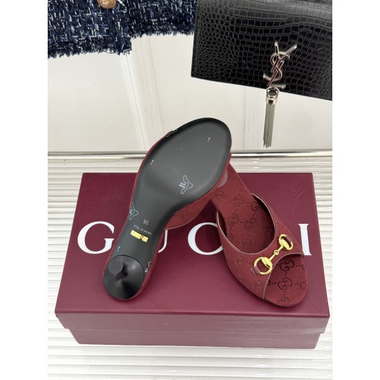 Gucci slippers