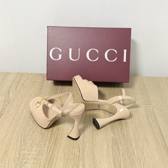 Gucci slippers