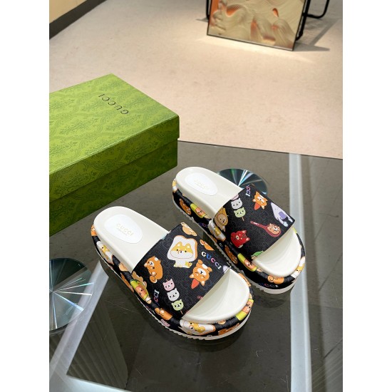 Gucci slippers