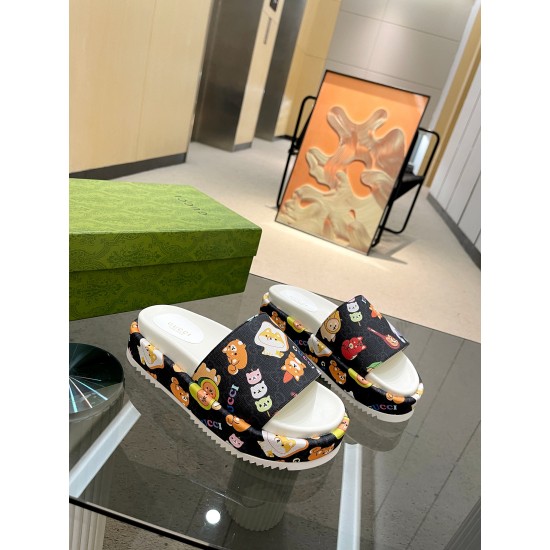 Gucci slippers
