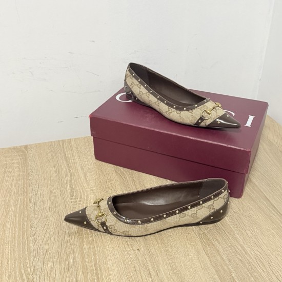 Gucci slippers