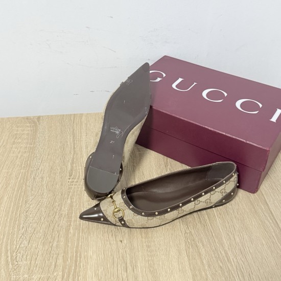 Gucci slippers