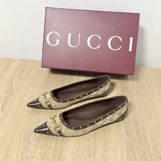 Gucci slippers