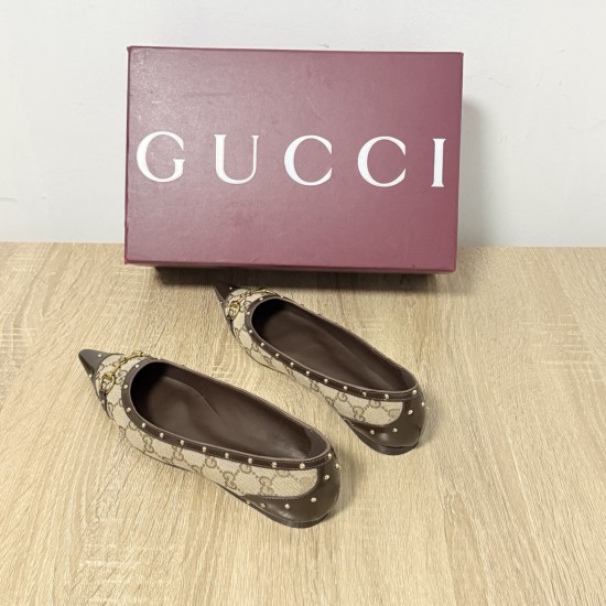 Gucci slippers