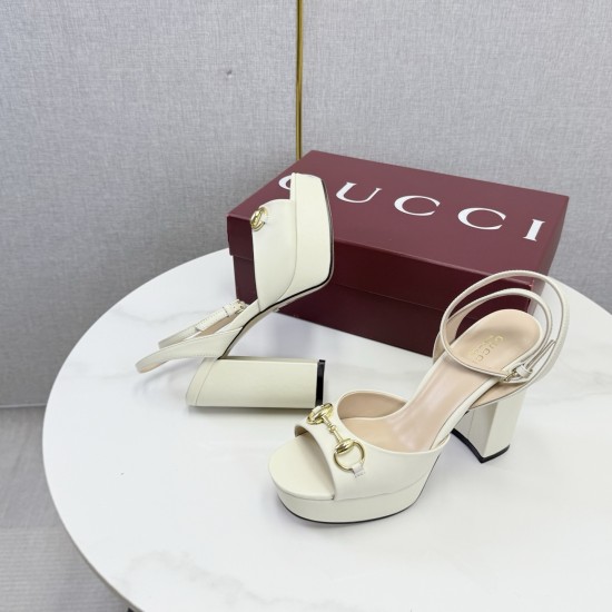 Gucci slippers