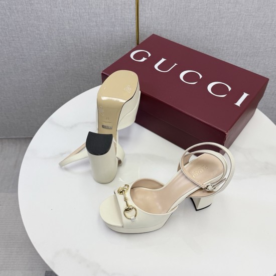 Gucci slippers