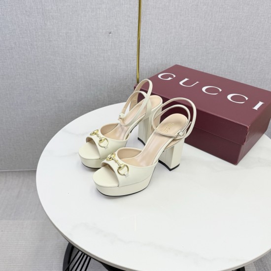 Gucci slippers
