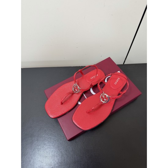 Gucci slippers