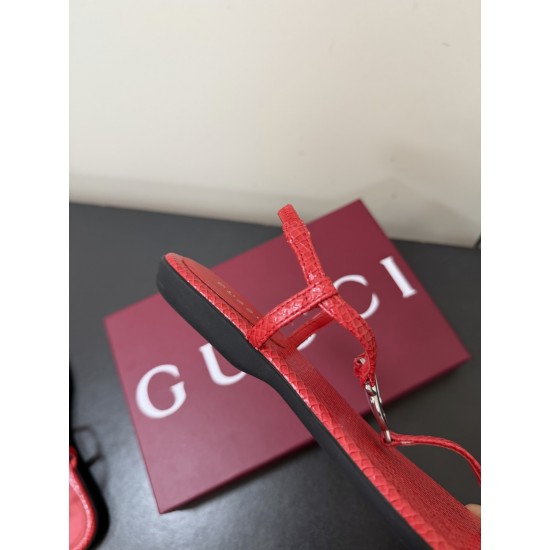Gucci slippers