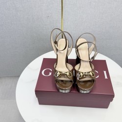 Gucci slippers