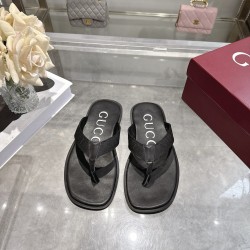 Gucci slippers