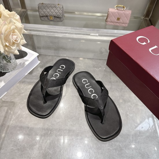 Gucci slippers