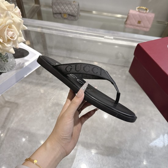 Gucci slippers