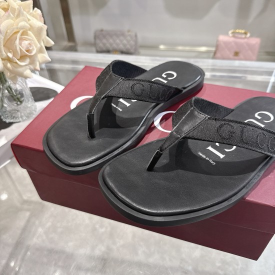 Gucci slippers