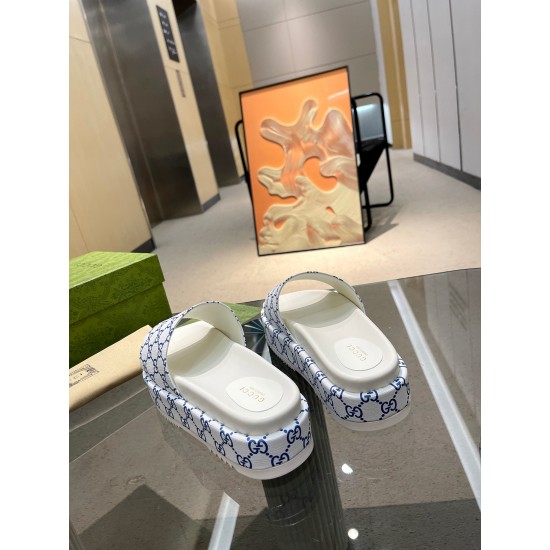 Gucci slippers