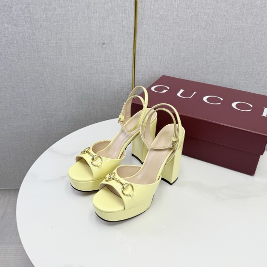 Gucci slippers