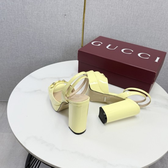Gucci slippers