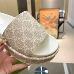Gucci slippers