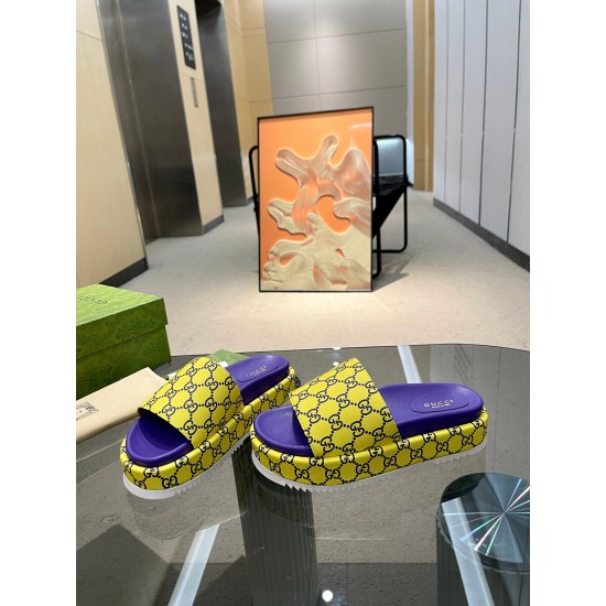 Gucci slippers