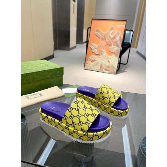 Gucci slippers