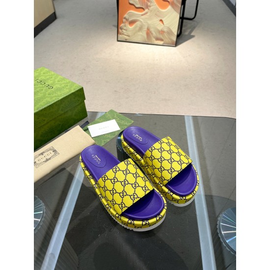 Gucci slippers