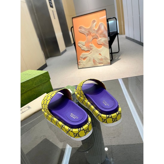 Gucci slippers