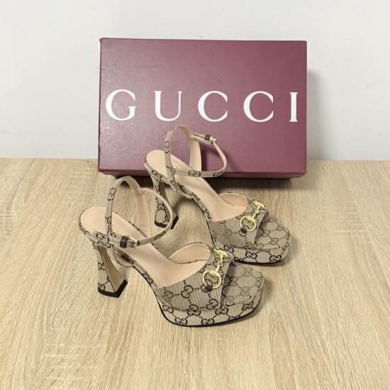 Gucci slippers