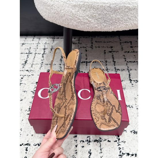 Gucci slippers