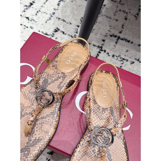 Gucci slippers