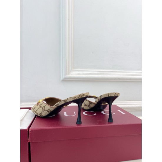Gucci slippers