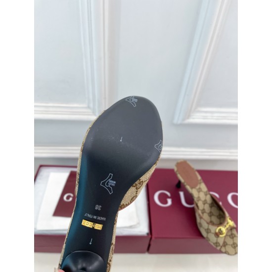Gucci slippers
