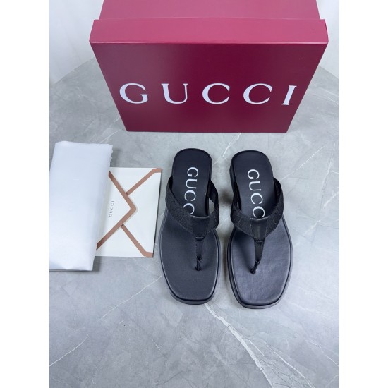 Gucci slippers