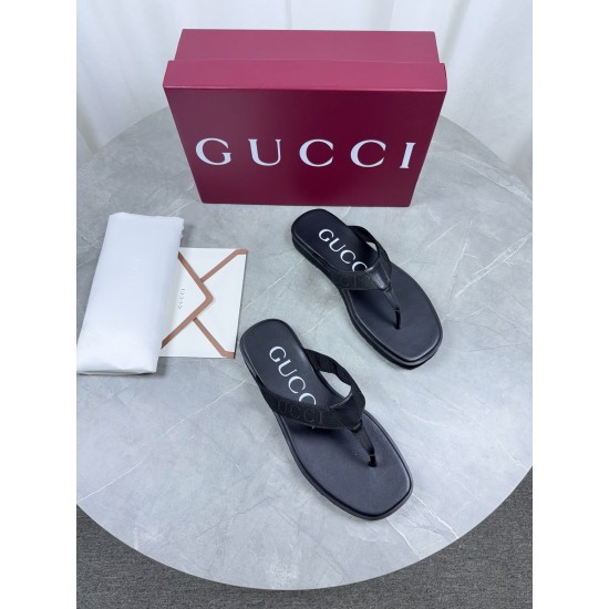 Gucci slippers