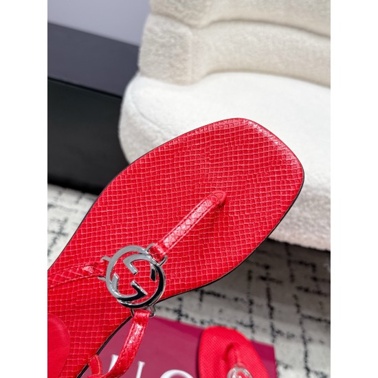 Gucci slippers