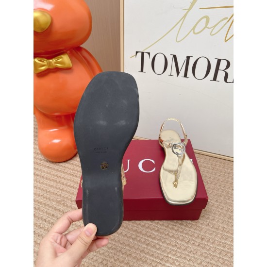Gucci slippers