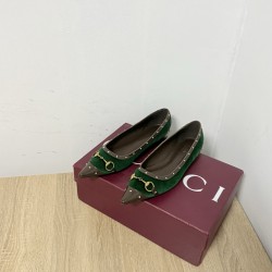 Gucci slippers