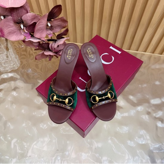 Gucci slippers