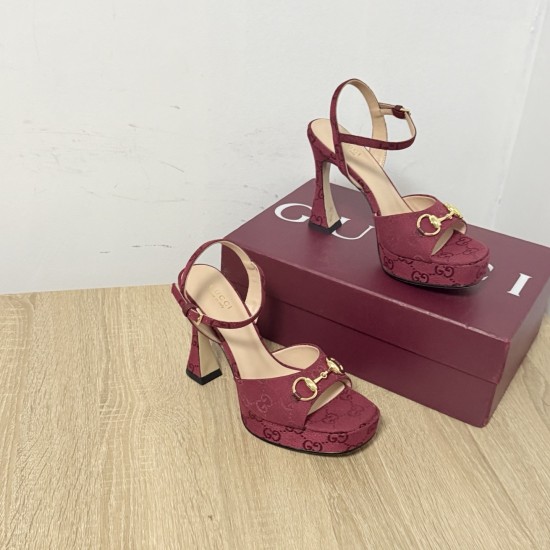 Gucci slippers