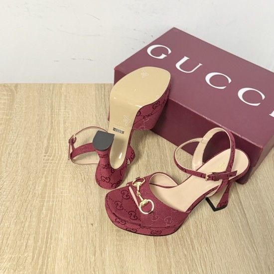 Gucci slippers