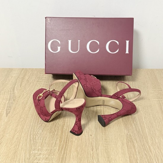 Gucci slippers