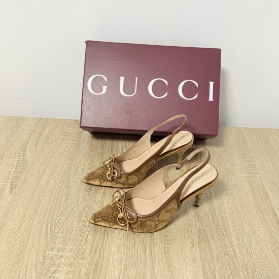 Gucci slippers