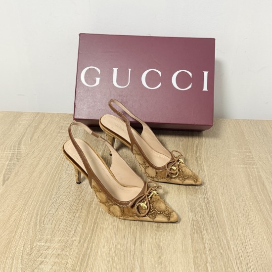 Gucci slippers