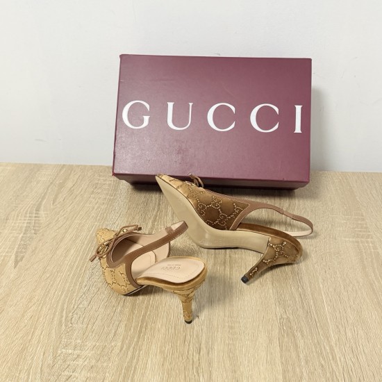 Gucci slippers
