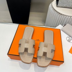 Hermes Slippers High Quality
Women 35-41
Men 39-45