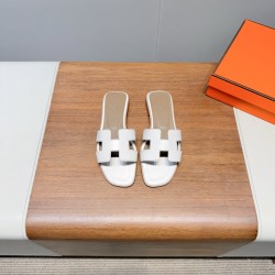 Hermes Slippers High Quality
Women 35-41
Men 39-45
